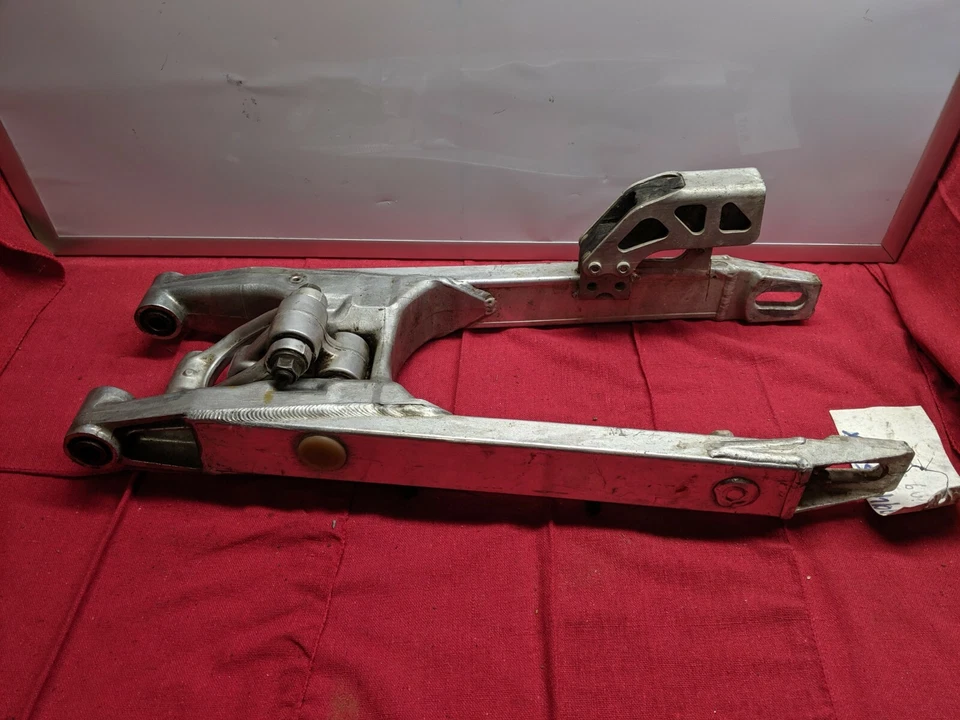 Brazo oscilante de suspensión trasera KTM 250SX 1994 1995 Foto 3 de 4