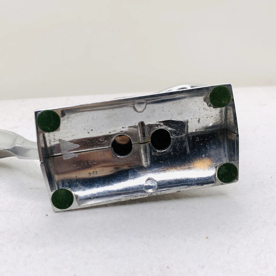 Squirrel Nutcracker silver metal tail works 6" tall mechanical tabletop - Image 4 of 4