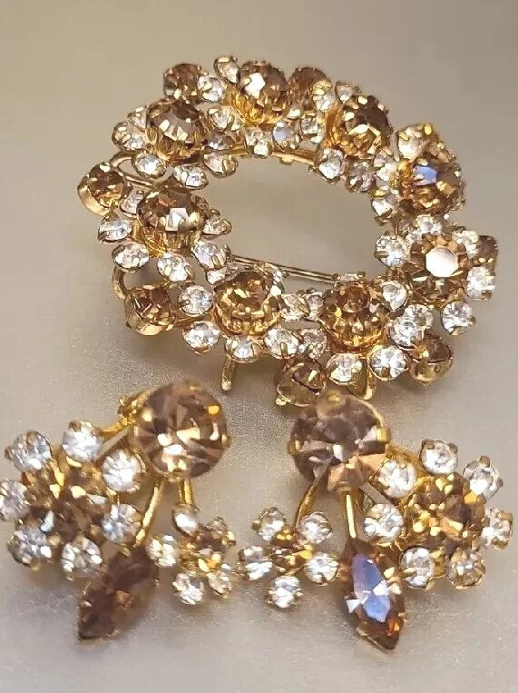 Vintage Austria Bright Rhinestone Wreath Brooch & Clip On Earrings Set N20