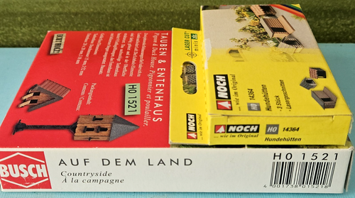BUSCH / Noch HO Scale Wood Model Kits - Pigeon, Duck and Dog Houses #1521 - Picture 4 of 7