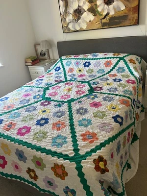 vintage patchwork bedspread quilt handmade - Image 1 of 4