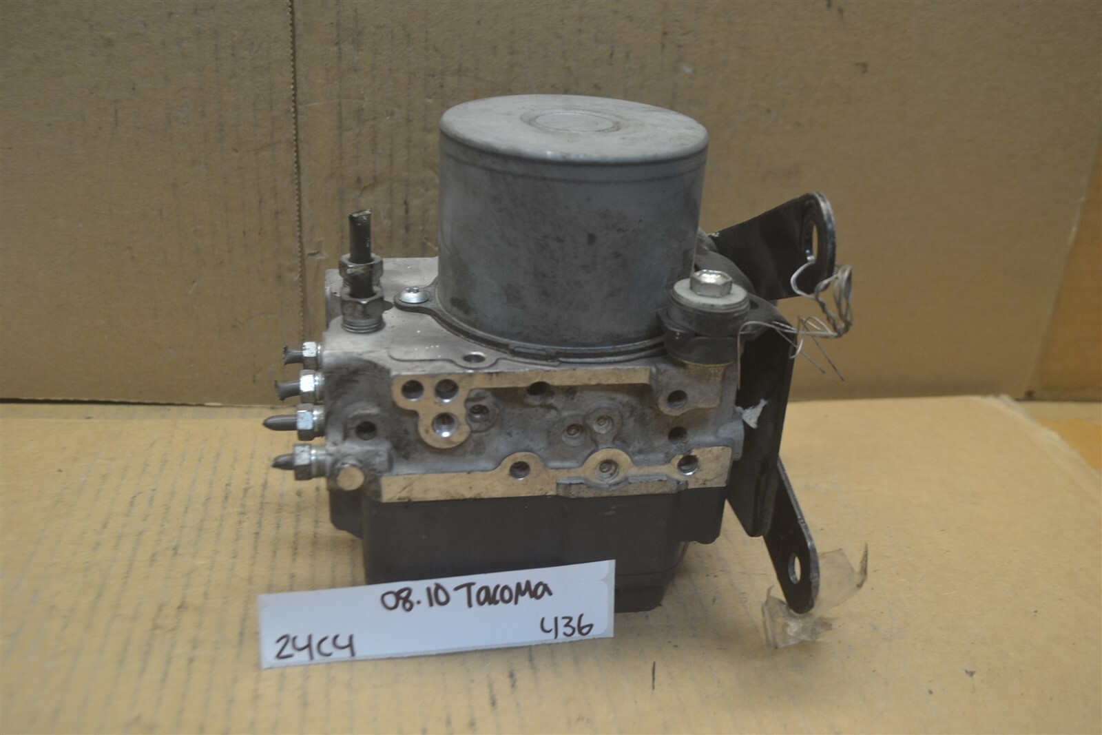 20082010 Toyota ABS Pump Control OEM 4454004010 Module 43624C4