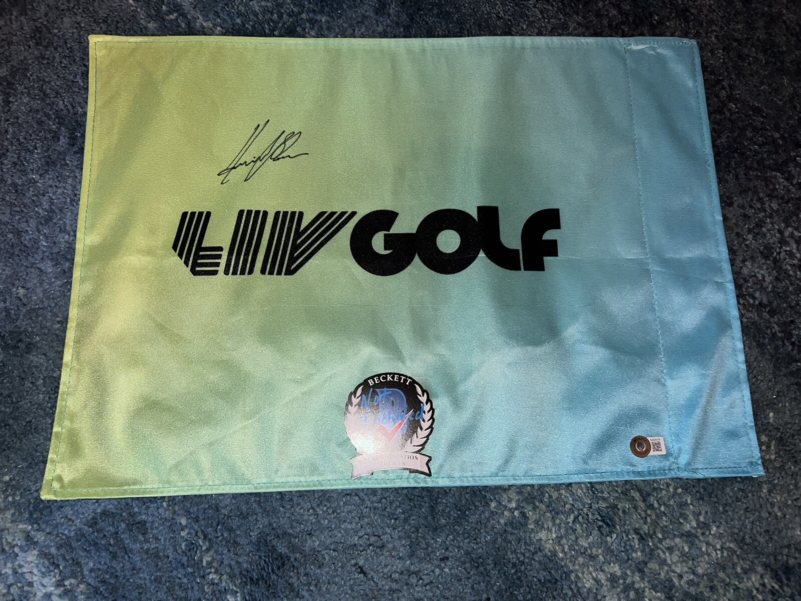 Henrik Stenson Autographed Signed Official Liv Golf Flag Liv Star Majesticks Beckett 