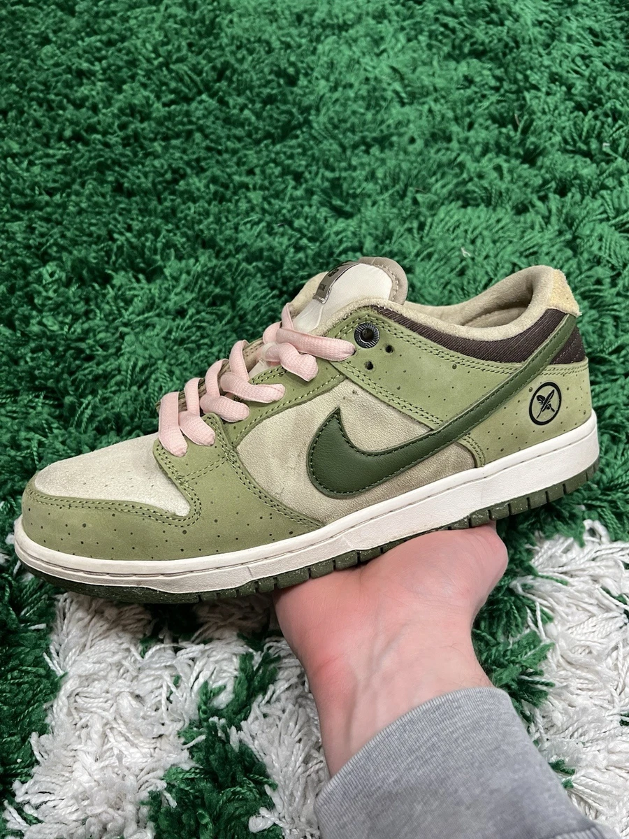 Nike Dunk SB Low Green for Sale | Authenticity Guaranteed | eBay display picture 1