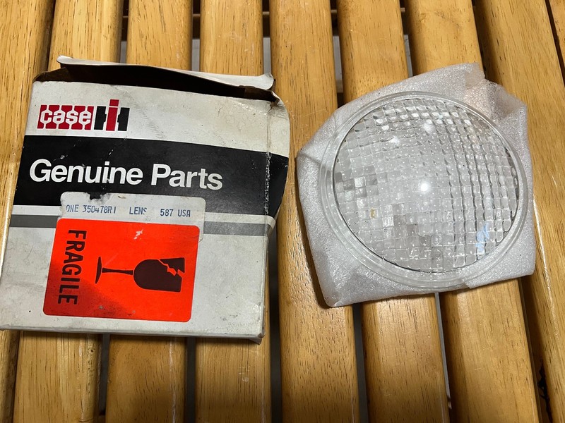 Factory Case Lens in Box 350478R1 Fits Case-IH Tractor Glass for Headlamp NOS