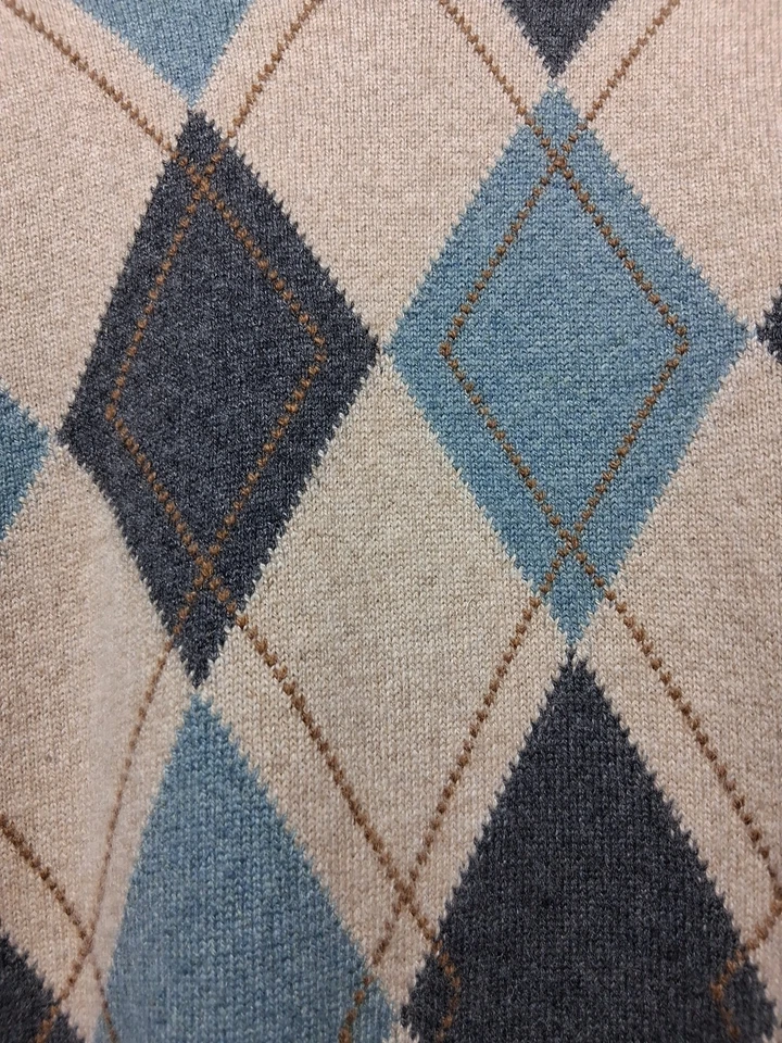 Johnstons  Of Elgin Men's Cashmere Argyle Gray Crewneck Sweater Size 48 3XL - Image 3 of 4