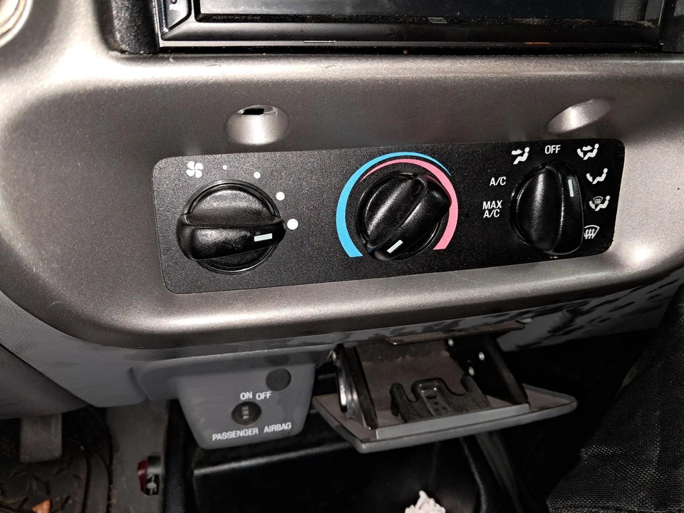 Parasol derecho usado se adapta a: Ford Ranger R. 2005 con espejo derecho grado A Foto 4 de 4