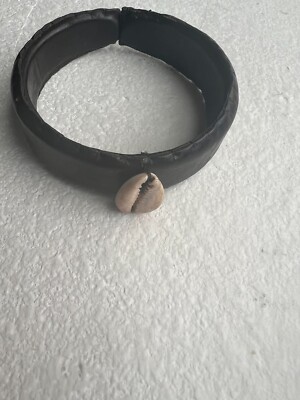 Burkina Faso Leather Cowrie Arm bracelet 