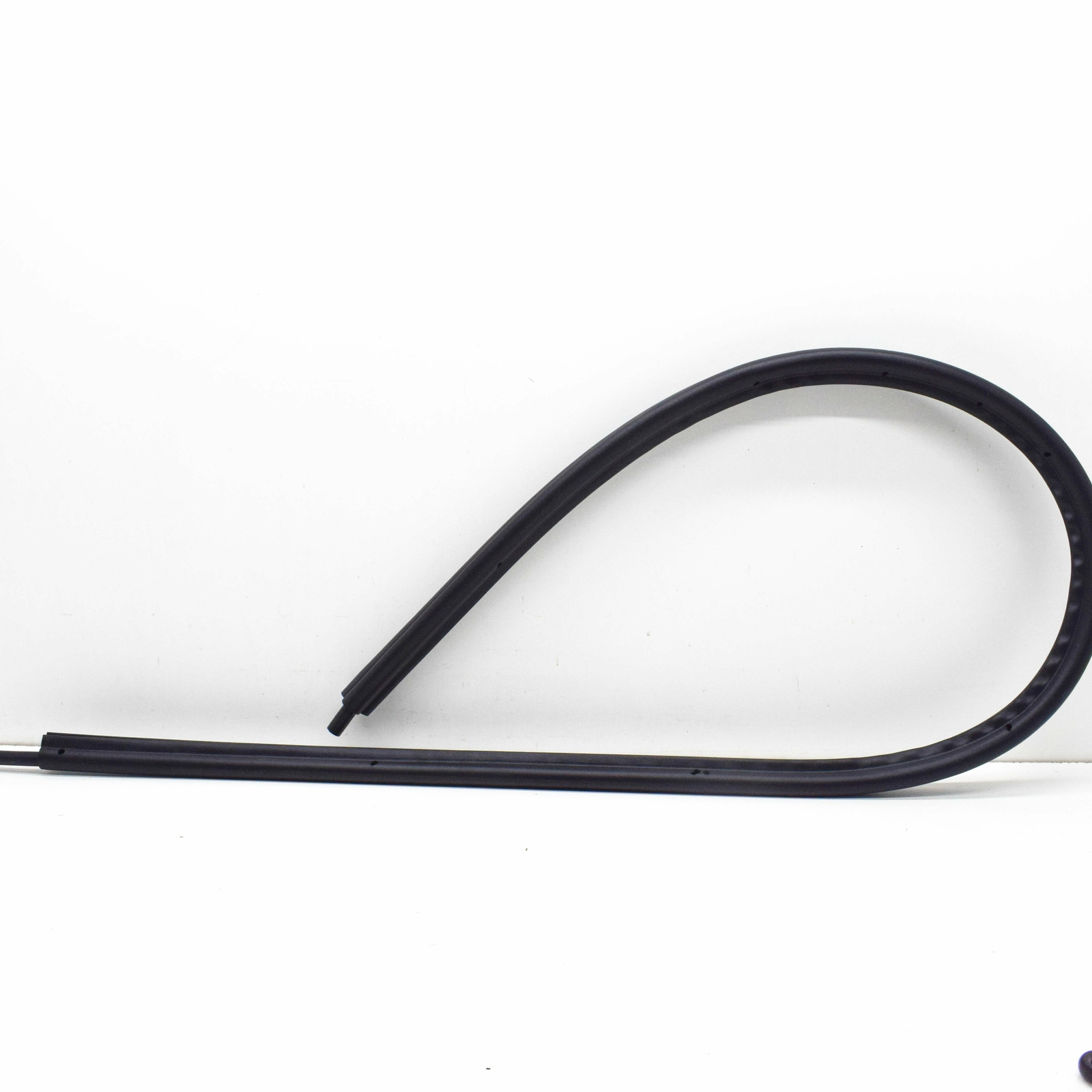 NEW BMW Z4 ROADSTER E85 FRONT RIGHT DOOR WEATHERSTRIP 51727125652 