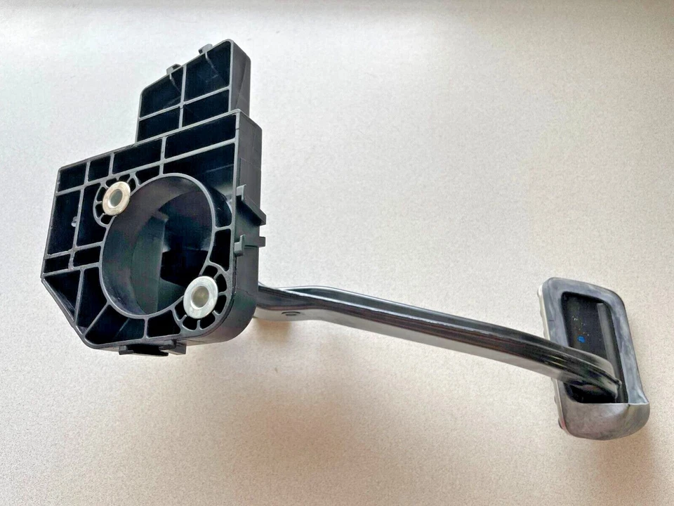 04-2010 MERCEDES-BENZ SLK280 SLK350 R171 ~ PEDAL FRENO ~ A1712901318 Foto 2 de 3