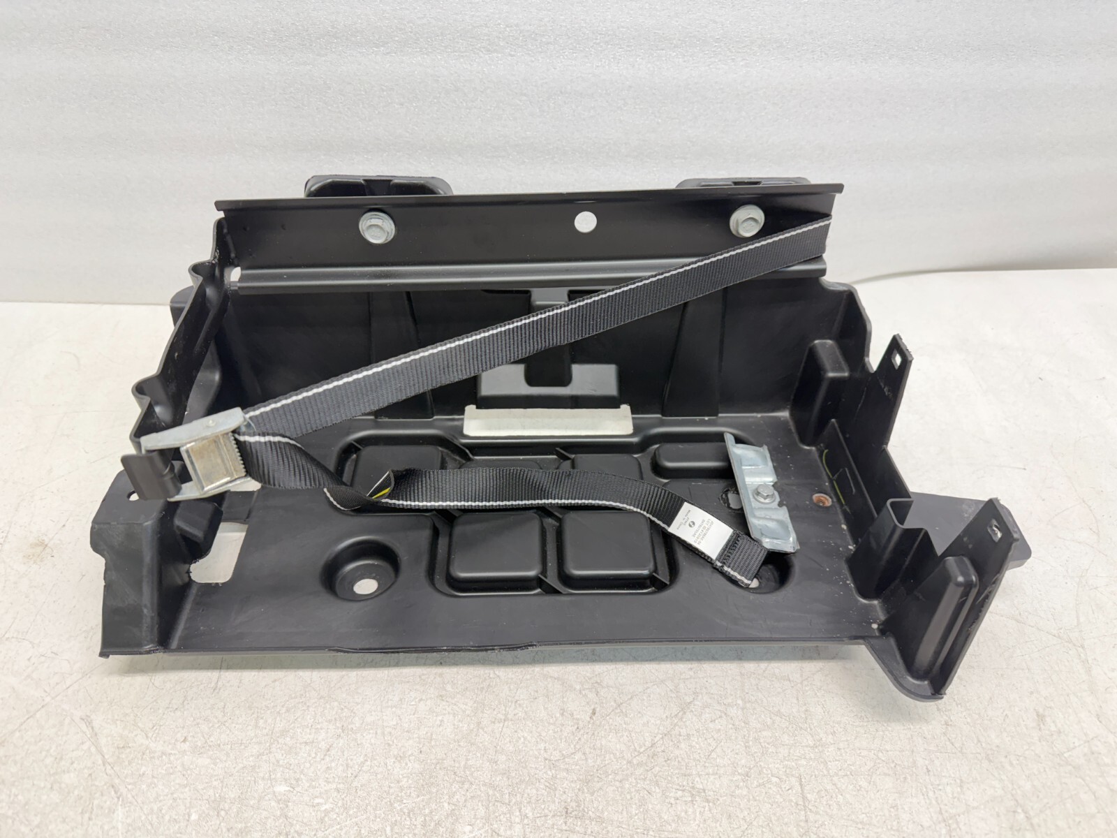 P501109 2014-2020 Maserati Quattroporte Ghibli Battery Tray Holder Bracket OEM