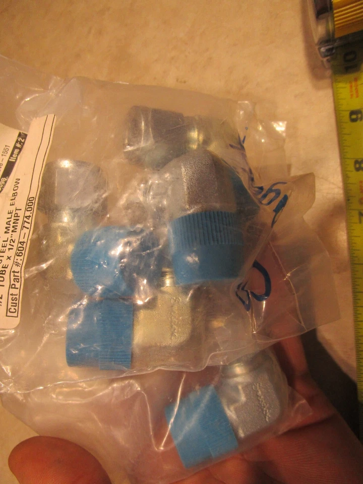 LOT OF 5 SWAGELOK S-810-2-8 1/2" TUBE x 1/2" MNPT ELBOW CONNECTOR FITTINGS S0966 - Image 3 of 3