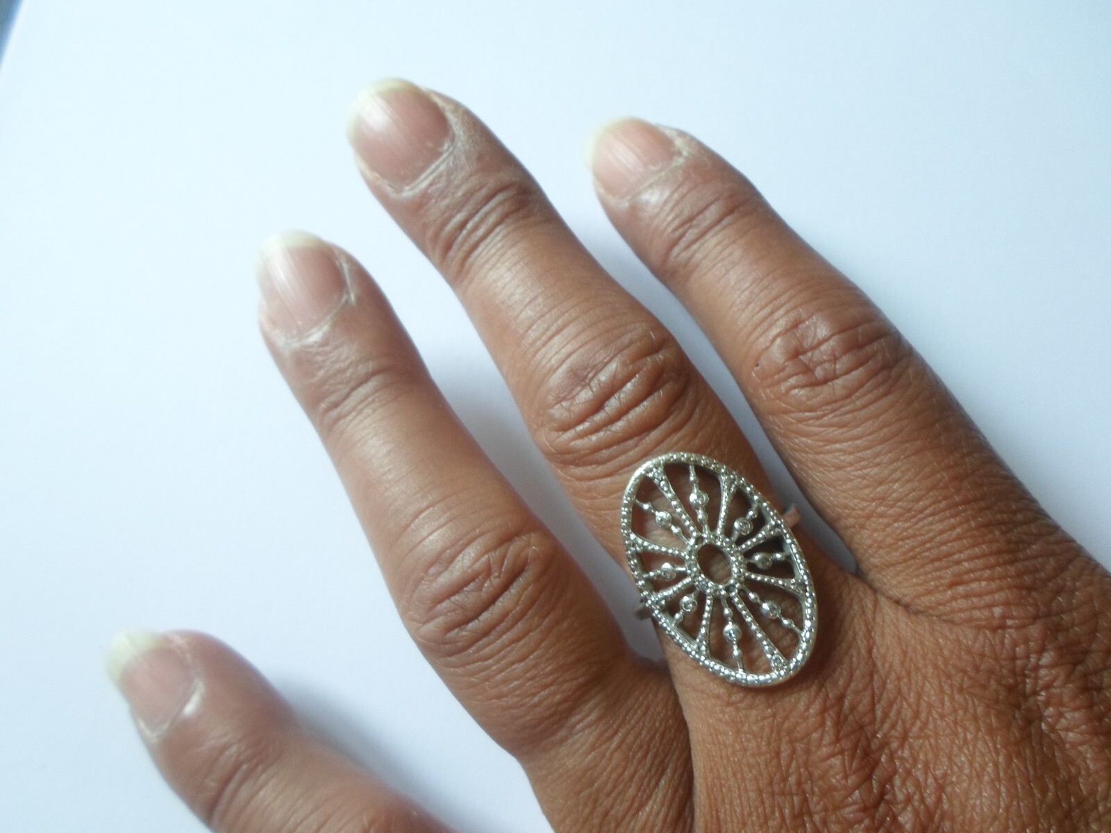 solid silver ring, openwork oval, zirconiums, siz… - image 1