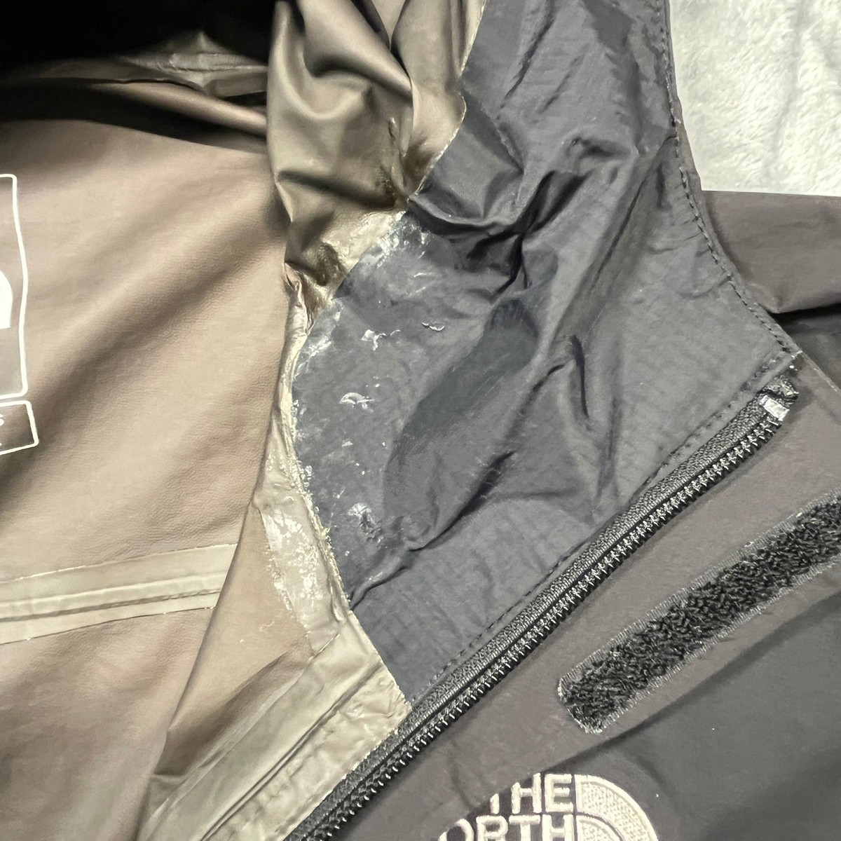 The North Face Gore-Tex Rain Jacket Mens Medium Black Waterproof