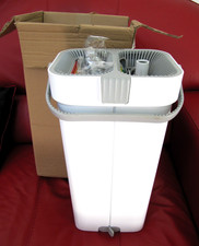 Unused JOYBOS Hand Mop & Dual Wringer Bucket & 2 x Microfibre Pads
