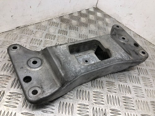 BMW 5 F10 F11 2011 Halterung Lager Getriebe 6777613 Diesel 180kW 241681