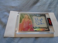 2025 Leaf Metal Authentics Margot Robbie Black Prismatic Auto 19/50 On Card Auto
