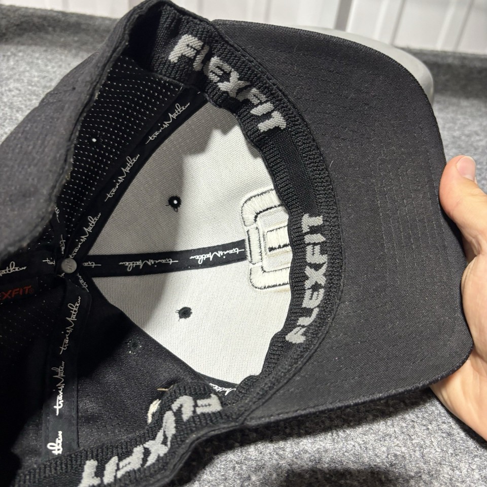 Casquette Travis Mathew Flexfit L/XL - Noire, Toile Ajustable, état Impeccable