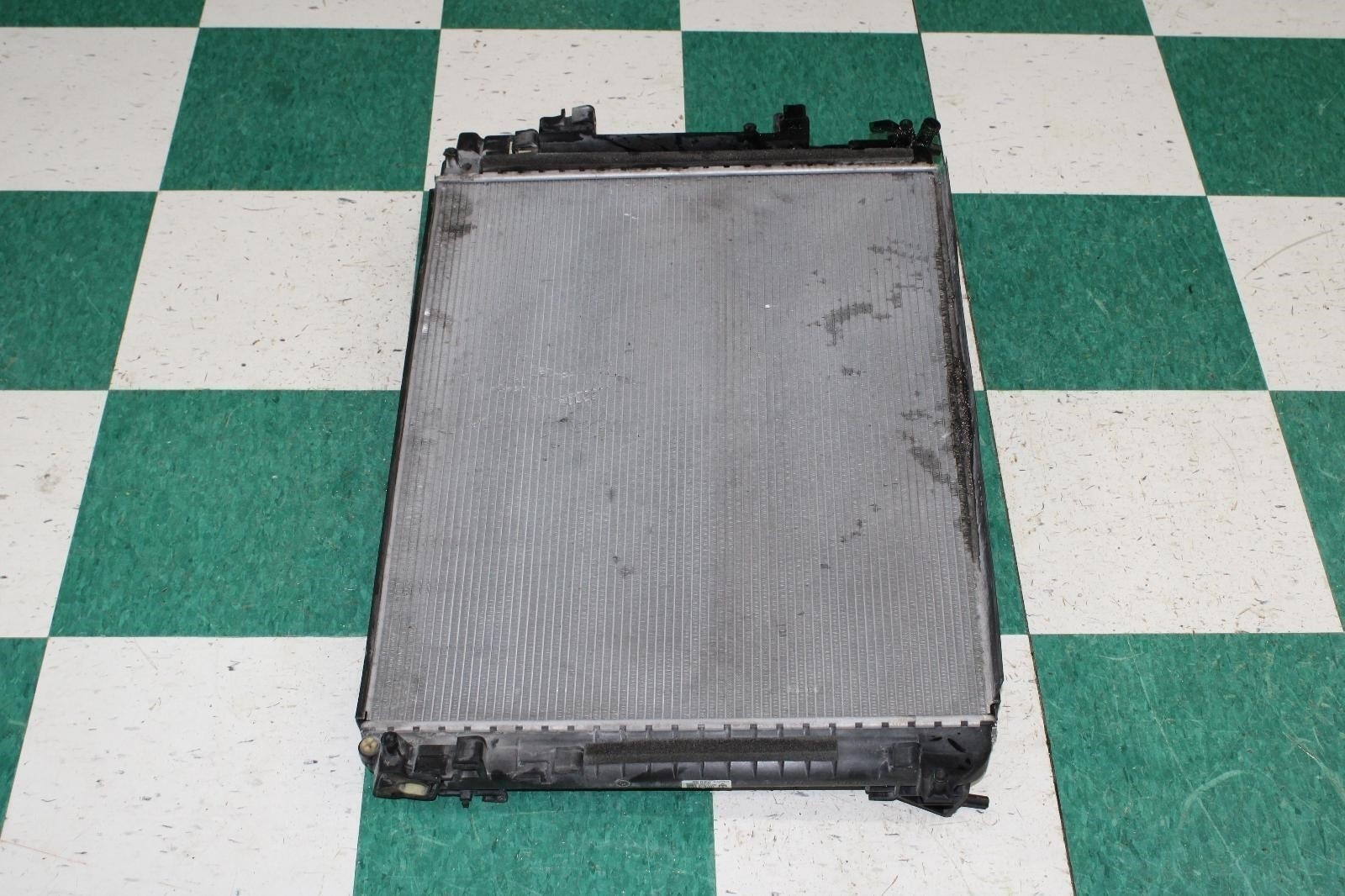 14-17 Ghibli 3.0L Twin Turbo OEM Engine Coolant Main Radiator Assembly Factory