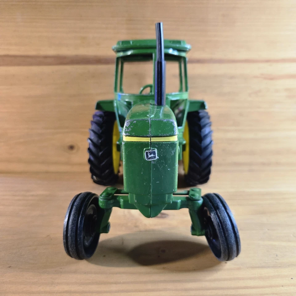Tractor de juguete John Deere vintage de los años 80 de Ertl con remolque Foto 4 de 4