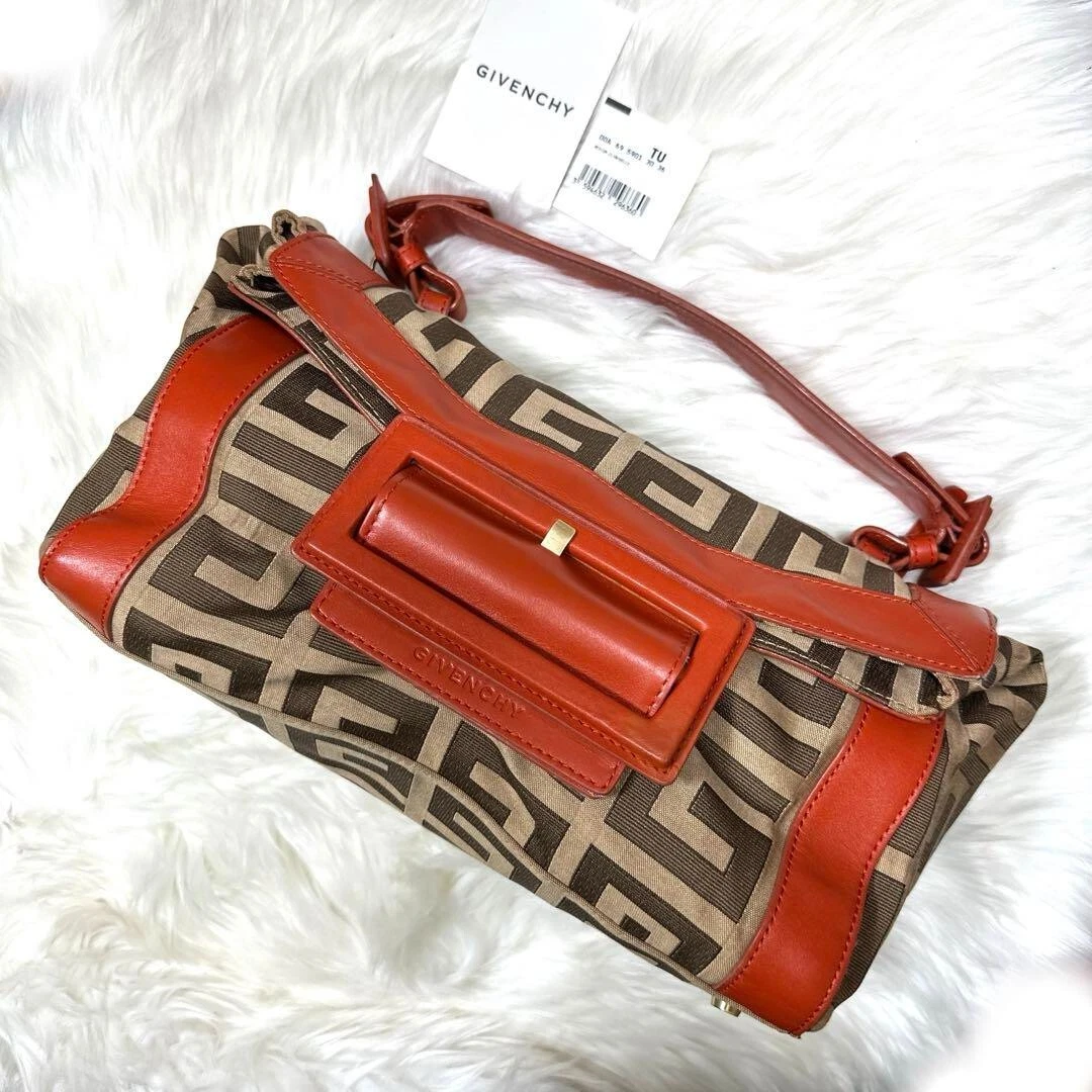 second hand fendi baguette bag