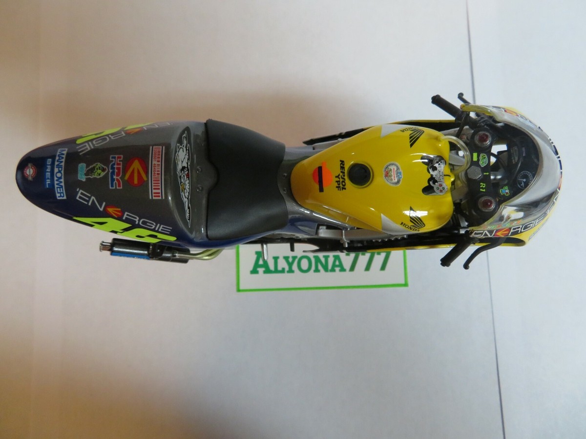 MINICHAMPS 1/12 HONDA NSR 500 #46 Valentino Rossi 2001 Moto MINICHAMPS 1/12 HONDA NSR 500 #46 Valentino Rossi 2001 Moto