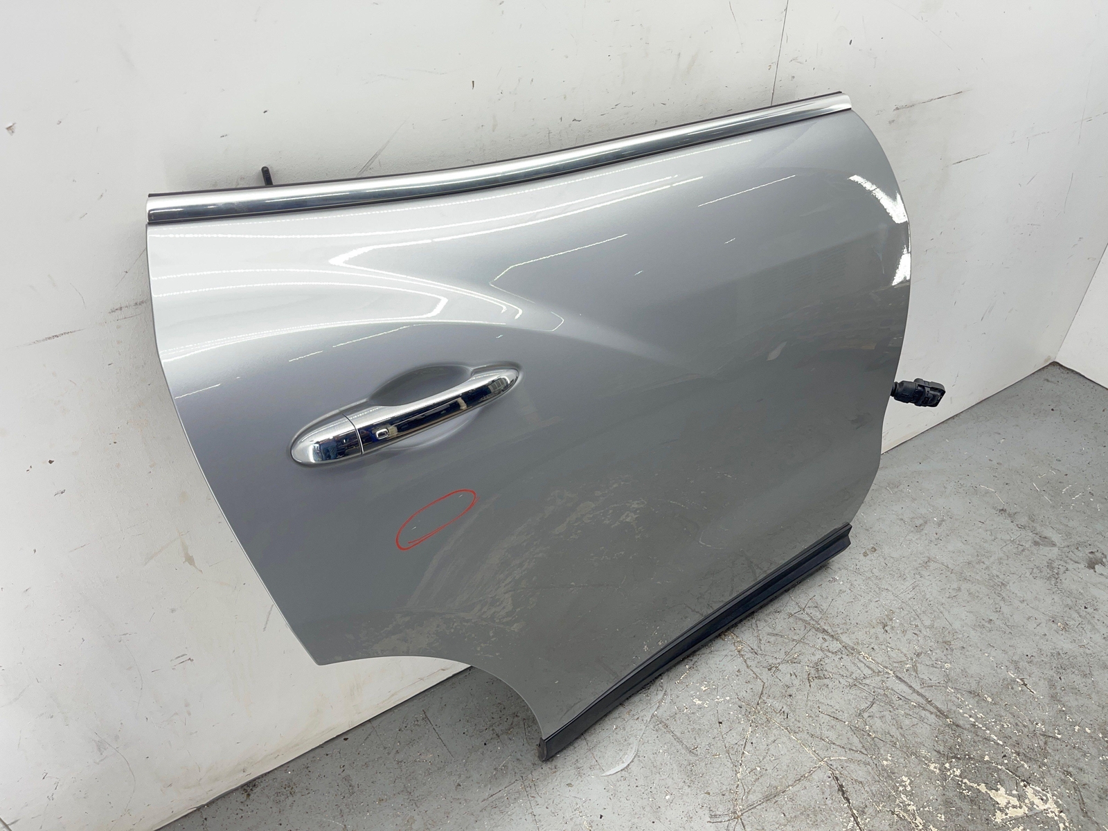 2017-2022 MASERATI LEVANTE REAR RIGHT DOOR GRIGIO METTALLIC (817) OEM 2018 2019