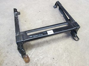 Sitzkonsole links VW Touareg Fahrersitz Konsole 7L0881677G