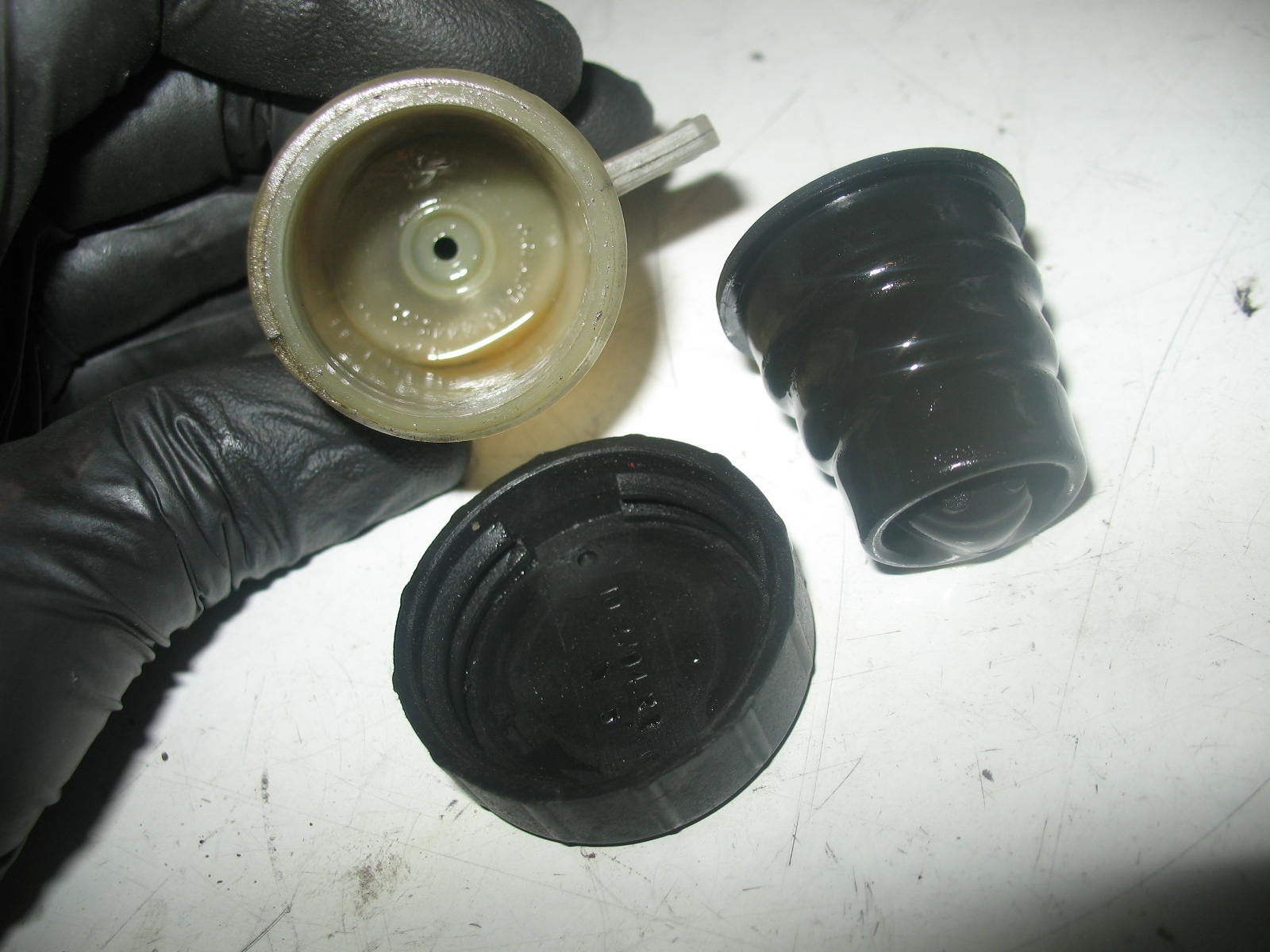 REAR BRAKE FLUID RESERVOIR TANK 2004 DUCATI MONSTER 620 02 03 04 05 06