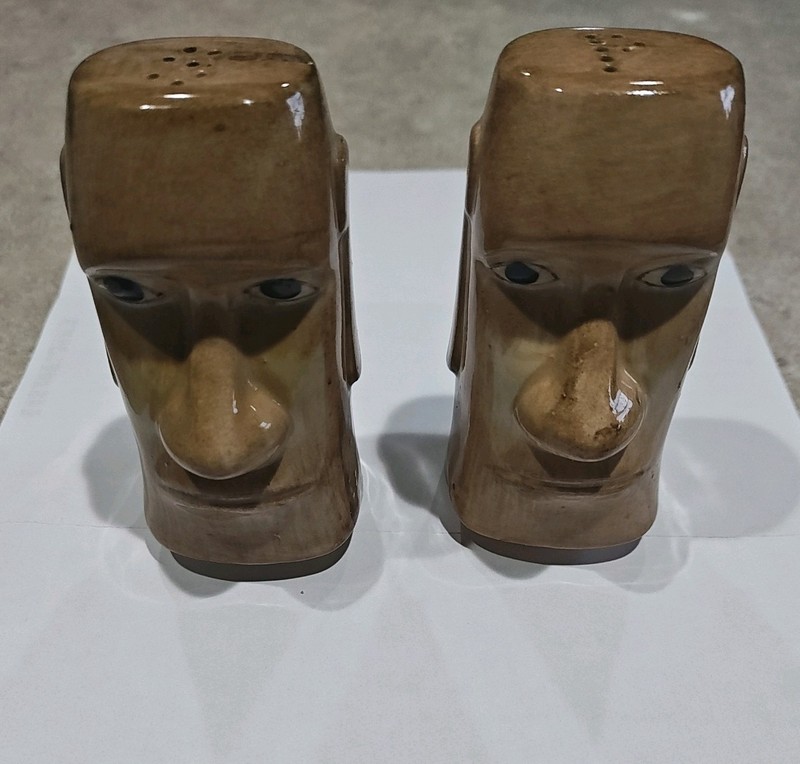 Zombie Village Oakland Cali RARE-Salt & Pepper Shakers-Vintage 1940s Tiki Moai