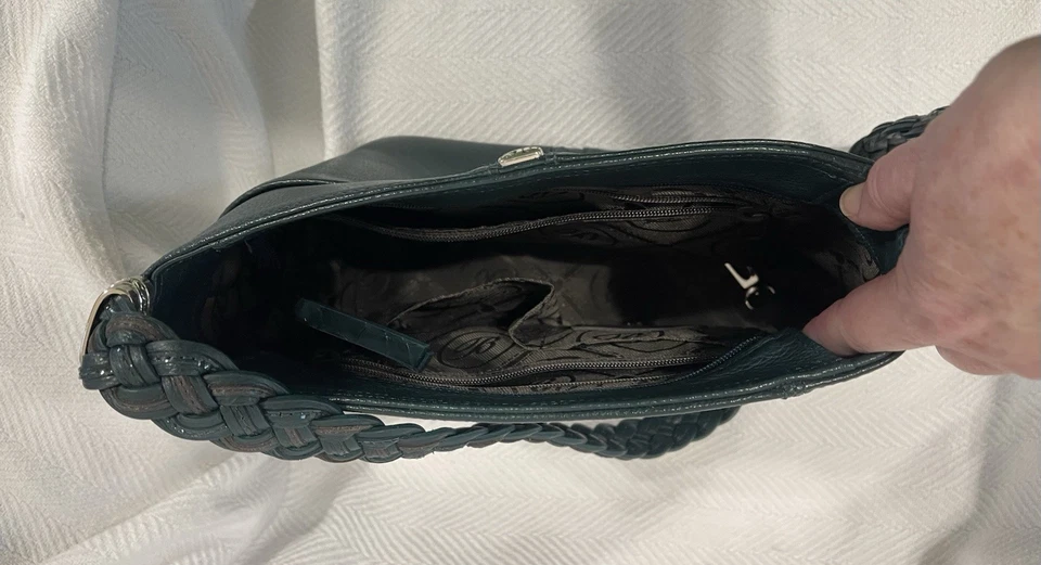 Brighton Barbados Beaumont 水桶绿色皮革包带拉链,进/出口袋 — 第 4/4 张图片