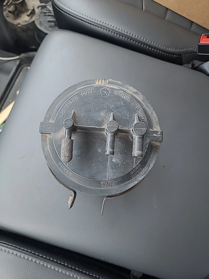 Bote de carbón Mopar Dodge Dart Evap 1973-76 3577595 Foto 2 de 4