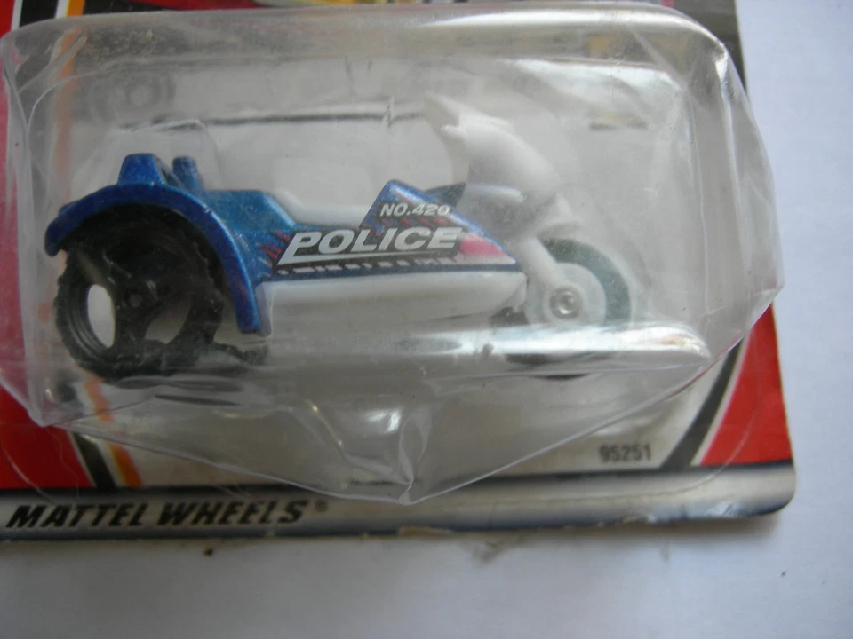 MATCHBOX 50° * # 59 * MOTO POLIZIA * 2001 * IN CONFEZIONE ORIGINALE - Immagine 2 di 2