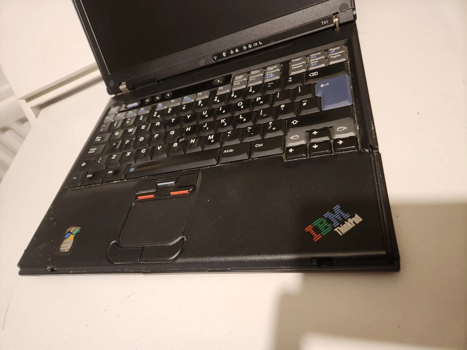 Retro Xp Laptop IBM ThinkPad T41 14" Sold For Parts - Image 4 of 4