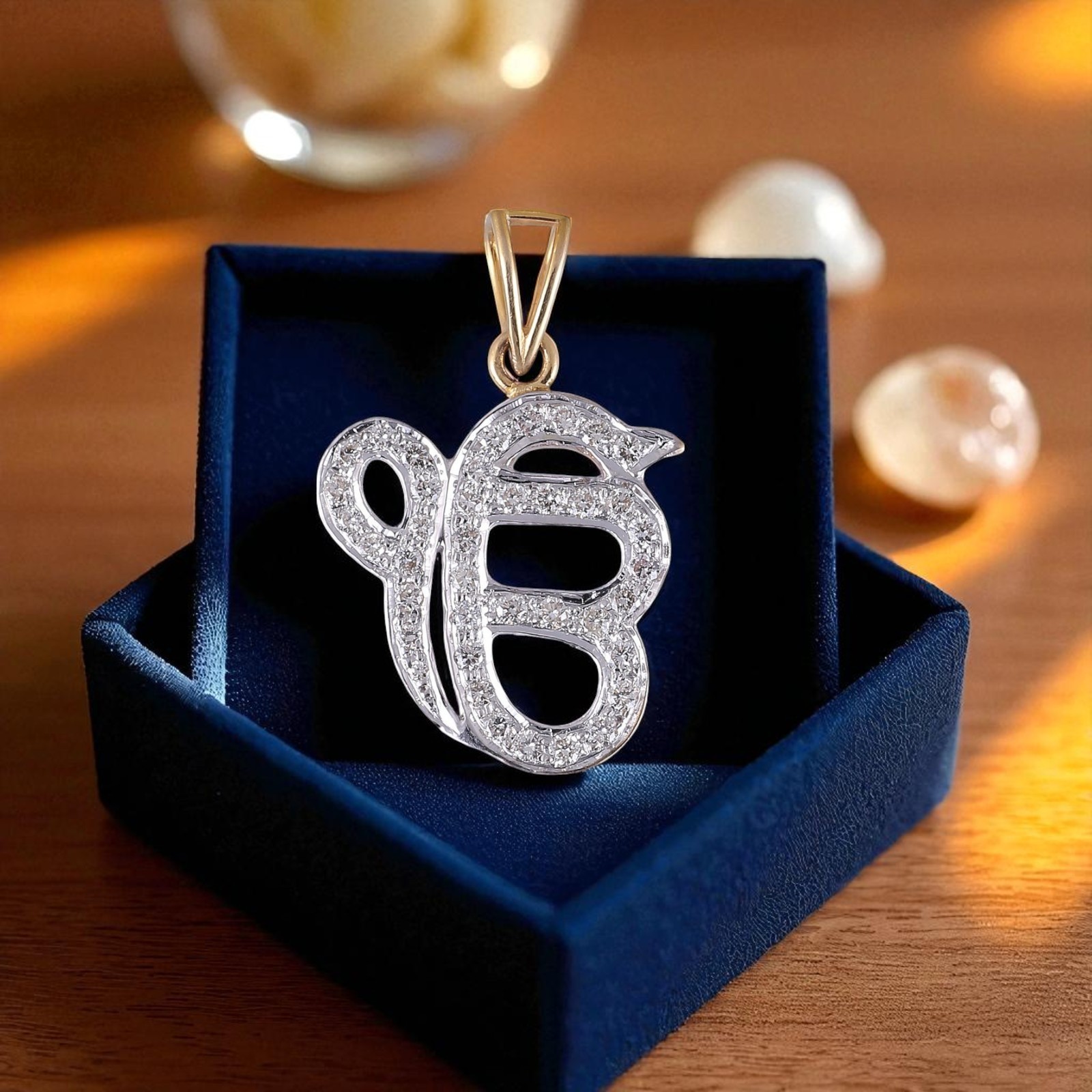 Colgante Pavé 0,85 Cts redondo talla brillante diamantes unisex Ek Onkar oro 18K