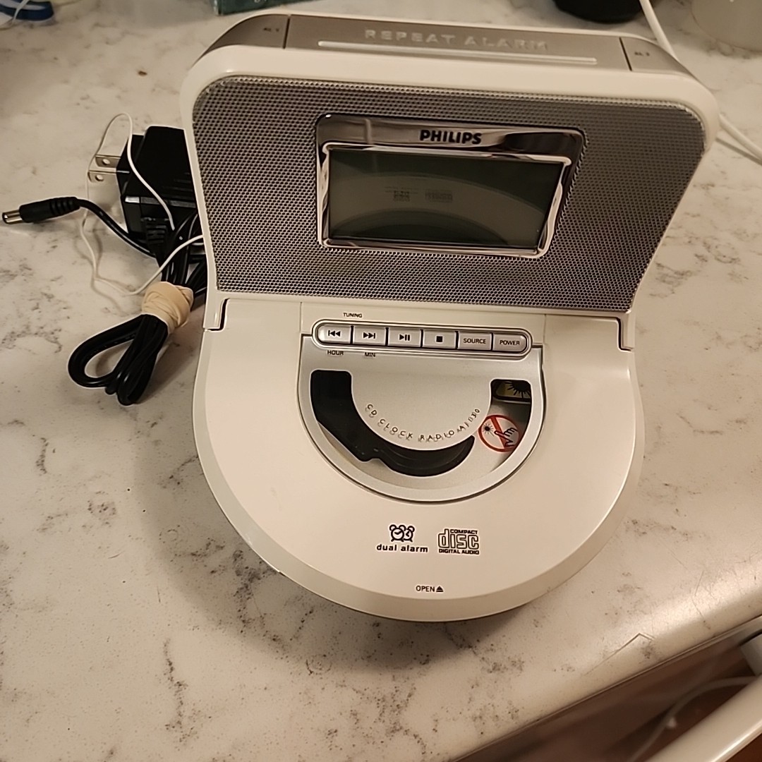 Am Fm Radio Presets & Dual Alarm Clock Works!
