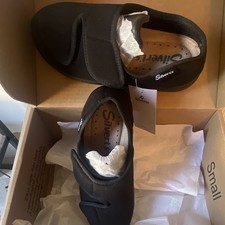Silverts Women s Black Hook Loop Adjustable Slip-On Slippers Fabric Sz Small 6