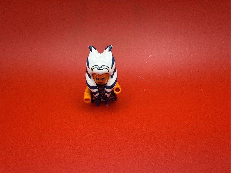 Lego Star Wars Ahsoka Tano Minifigure - INCOMPLETE