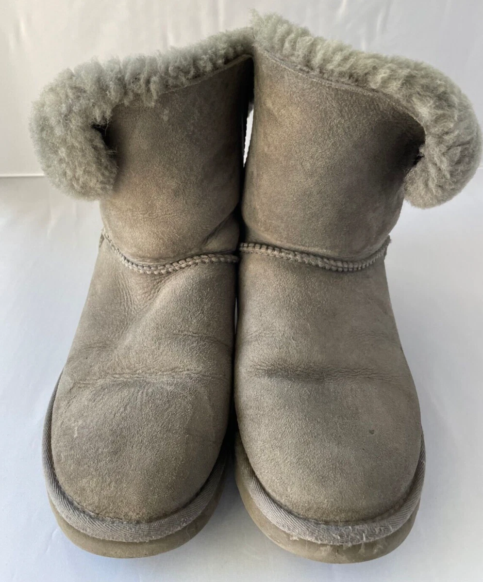 Ugg sn 5803 deals