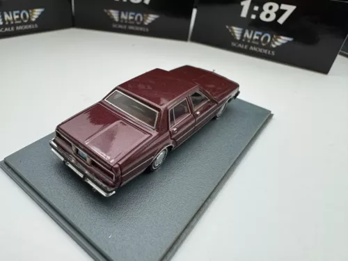 Neo 1/87 Resin car model Chevrolet Caprice Classic Brown Red - Picture 5 of 5