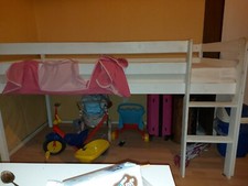 Hochbett für Kinder, weiß aus Vollholz 90x200 mit Fallschutz halbhoch 