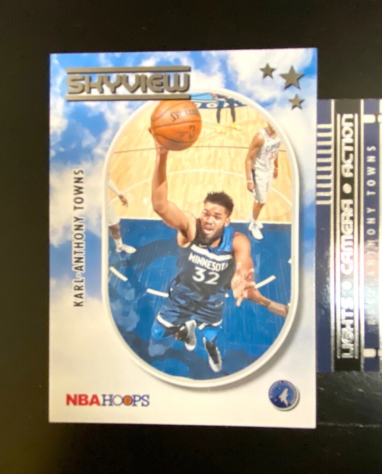 2021-22 NBA Hoops Karl Anthony Towns LIGHTS CAMERA ACTION Insert #5 SKYVIEW LOT - Image 2 of 3