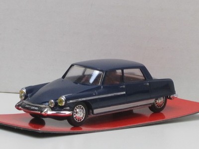 Citroen DS 19 Berline Majesty 1965 in dunkelblau Box Norev Ligne Noire 1:43