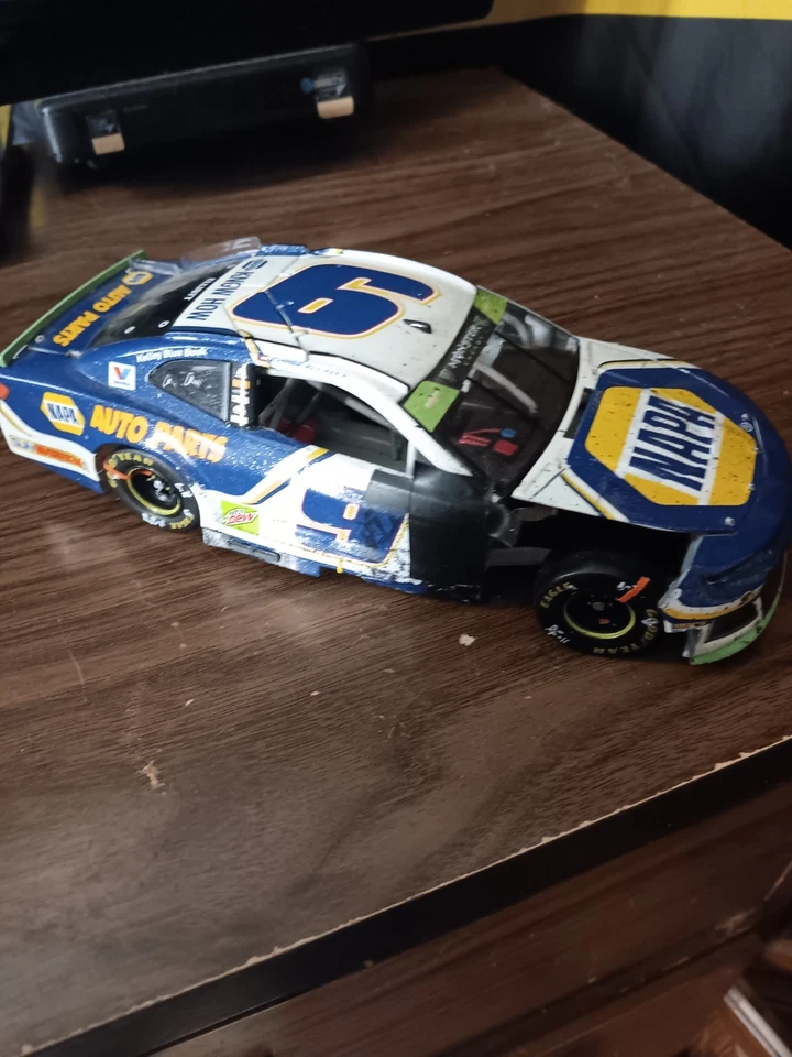 Chase Elliott 2018 Phoenix Crash Custom - Image 4 of 4