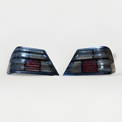 ◼️W124◼️後期テール◼️左右セット◼️新品未使用◼️セダン◼️2ドアクーペ◼️カブリオレ Taillight Assembly Set HELLA SMOKED BLACK Mercedes W124 Sedan