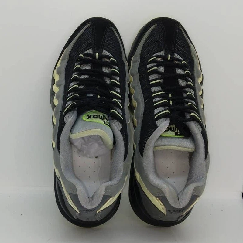 Nike Air Max Boy's Pre-owned Black and Silver Running Sneakers - sz. 6 1/2Y - Image 3 of 4