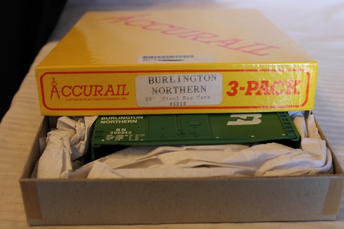 Accurail escala HO, paquete de 3, coche de caja de acero de 40', Burlington Northern, #3318 | Zustand: New