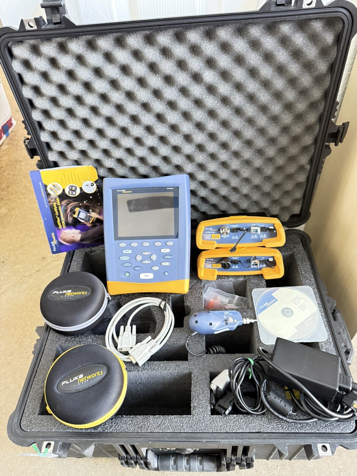 FLUKE NETWORKS OPTIFIBER OTDR KIT W/ 2 X OFTM-5732 MODULES (FREE SHIPPING)TESTED