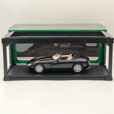 TVR Griffith de 1991-1993 noir au 1/18 de Cult Models CML144-2