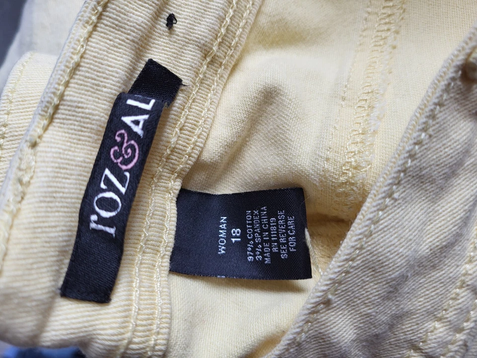 Women's roz & Ali  Yellow Stretch Bermuda Style Stud Denim Shorts Plus Size 18 - Image 4 of 4